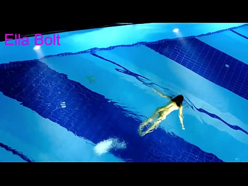 ❤️ No puc parar de mirar-la, jove rossa presa nedant nua a la piscina del complex ELLA BOLT ️ Porno dur a nosaltres ca.mysexpics.ru ❌