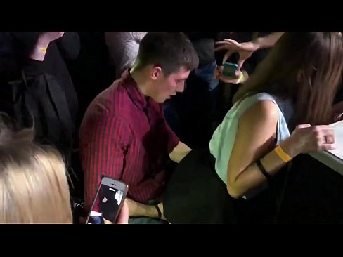 ❤️ Sexe real en una discoteca russa. Noia russa de 18 anys a l'anus i la vagina follada en una discoteca ️ Porno dur a nosaltres ca.mysexpics.ru ❌